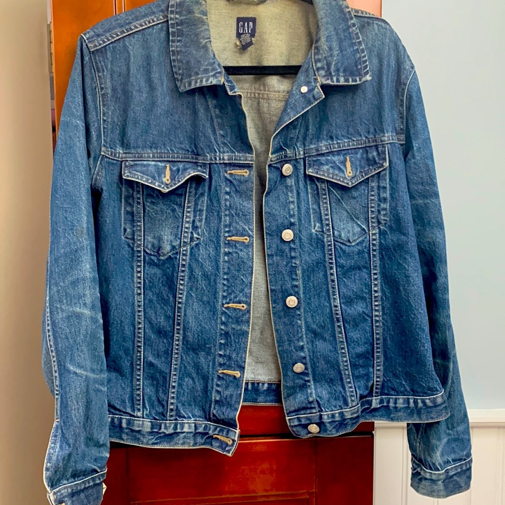 Gap dark denim women’s Jean jacket